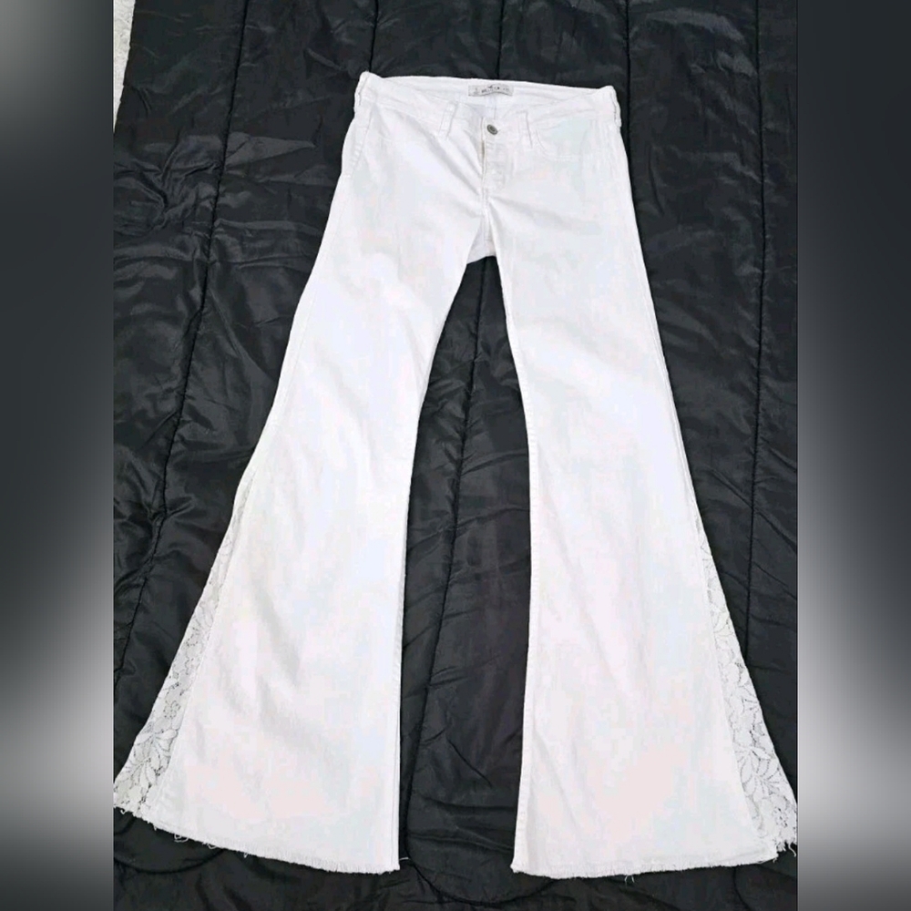 Hollister Extreme Flare Low Rise White Jeans 27 Waist
